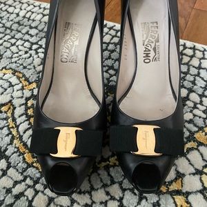 Ferragamo peep toe heels 10 1/2 B
